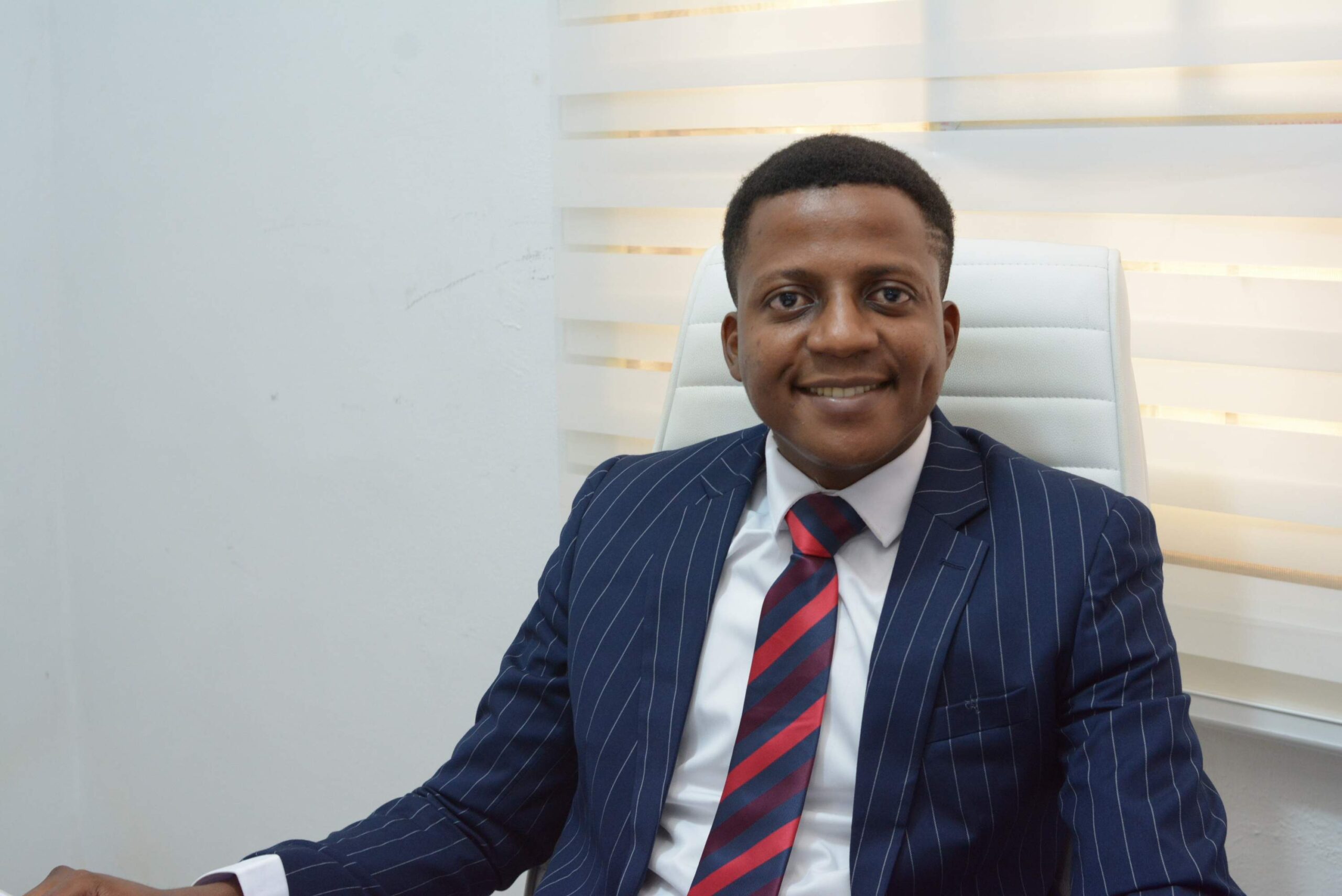 Dr Isaac Olufadewa